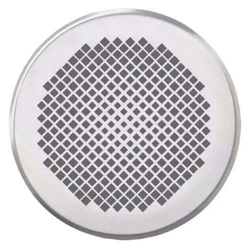 Runde Abdeckblende aus Edelstahl mit quadratischem Lochmuster. Geeignet für Vaillant Systeme, um Öffnungen abzudecken und eine saubere Optik zu gewährleisten.